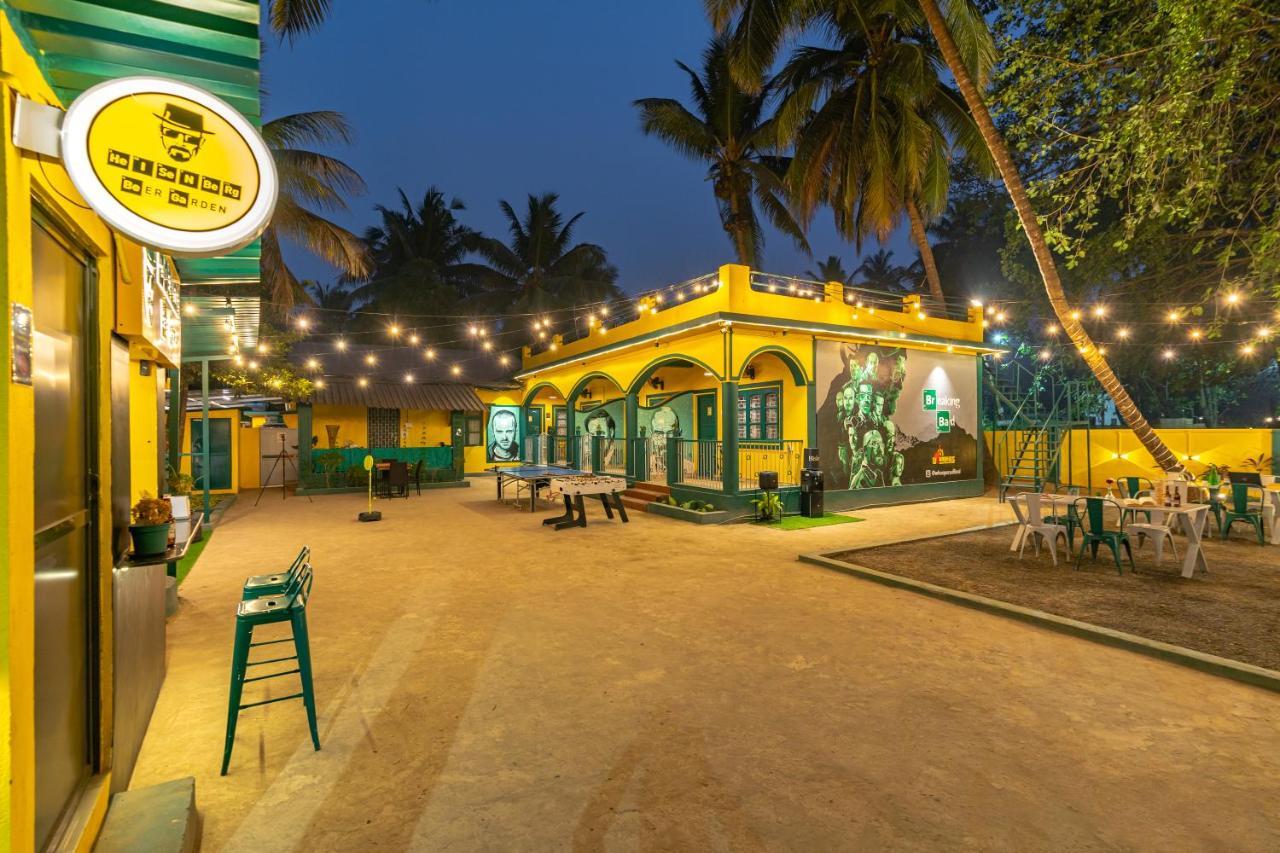 Whoopers Hostel Anjuna, Goa ภายนอก รูปภาพ
