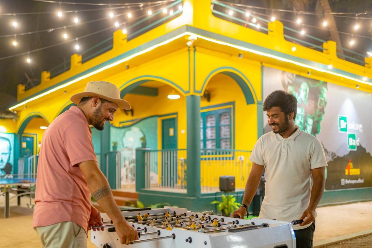 Whoopers Hostel Anjuna, Goa ภายนอก รูปภาพ