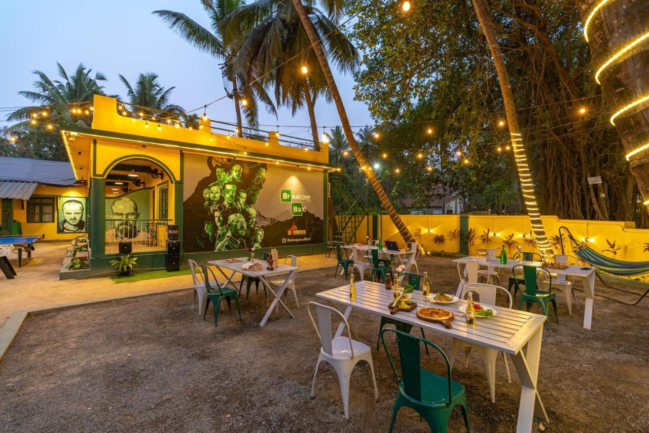 Whoopers Hostel Anjuna, Goa ภายนอก รูปภาพ
